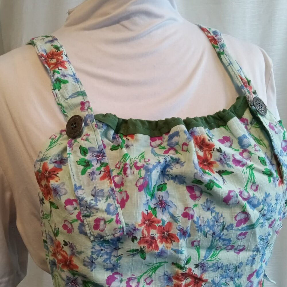 Chic floral cotton tank top apron with handmade cross ties at the back